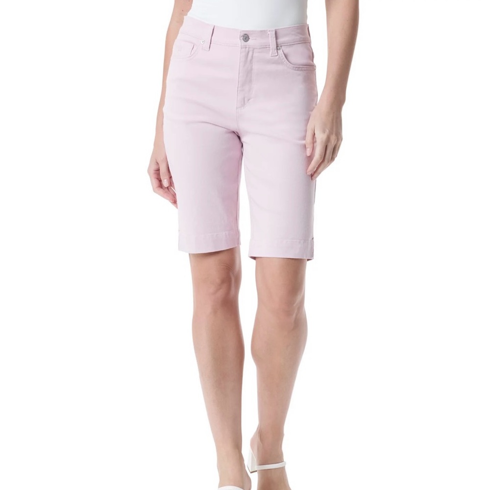 Gloria Vanderbilt Amanda Bermuda Shorts. Hi Rise, 5 Pocket Denim in Blush Pink.
